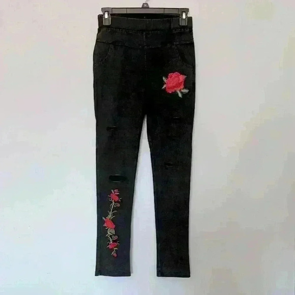 Floral Crochet Black Distressed Jegging - Picture 1 of 4